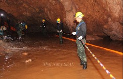 Cựu đặc nhiệm Thái Lan thiệt mạng khi giải cứu đội bóng trong hang