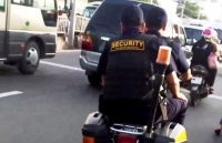ga 9x cam dau nhom chuyen dung sung tu che di doi no