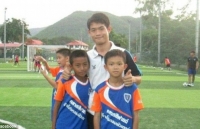 doi bong thai lan song sot cong dau thuoc ve hlv
