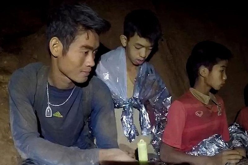 doi bong thai lan song sot cong dau thuoc ve hlv