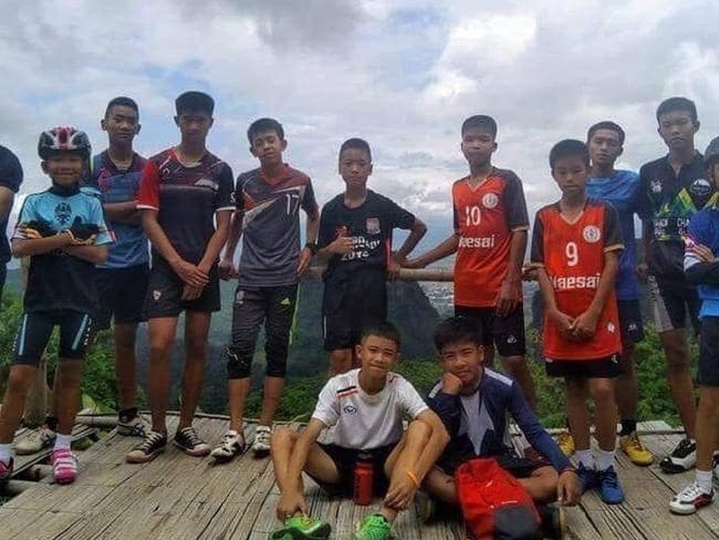 doi bong thai lan song sot cong dau thuoc ve hlv
