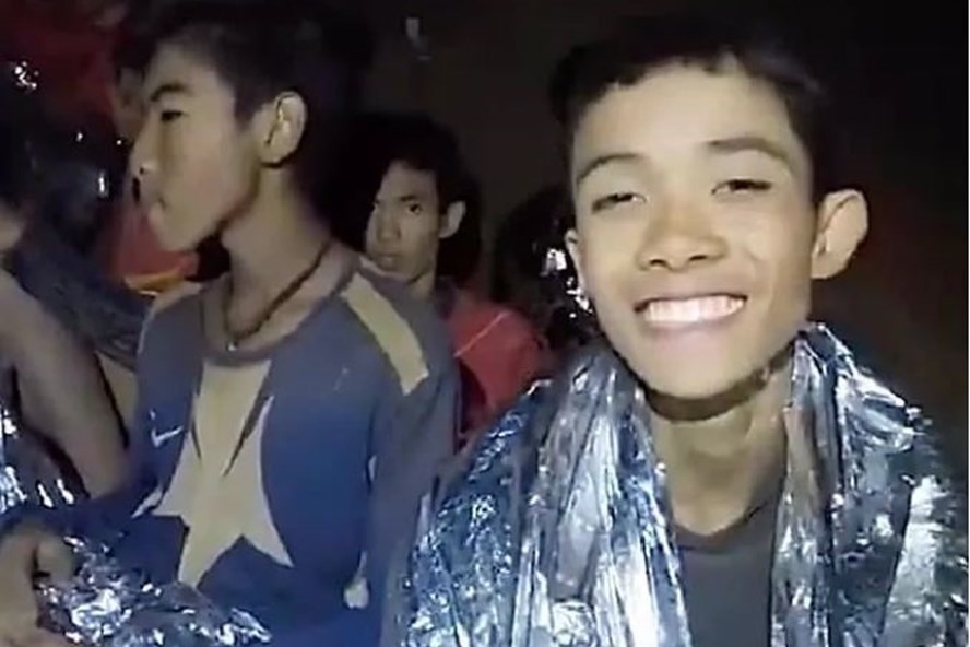 cac cau thu nhi thai lan vuot qua nut that tu than 38cm trong hang the nao