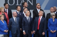 trump cam thay khong duoc chao don o london