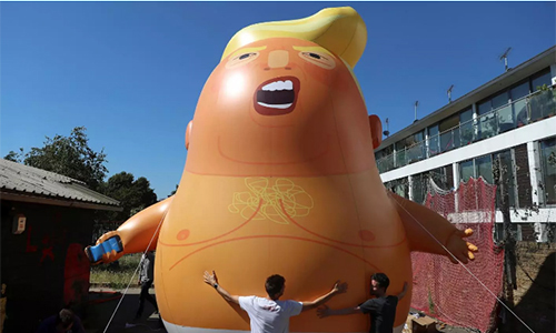 trump cam thay khong duoc chao don o london