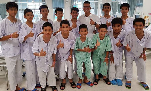 doi bong nhi thai lan mac ket dao ho hang ngay de tim loi thoat