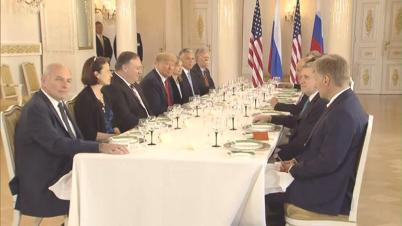 can canh buoi tiec trua trump putin