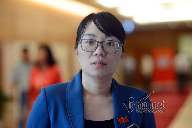 vu phu phep diem thi o ha giang trong doi cua nu dai bieu quoc hoi