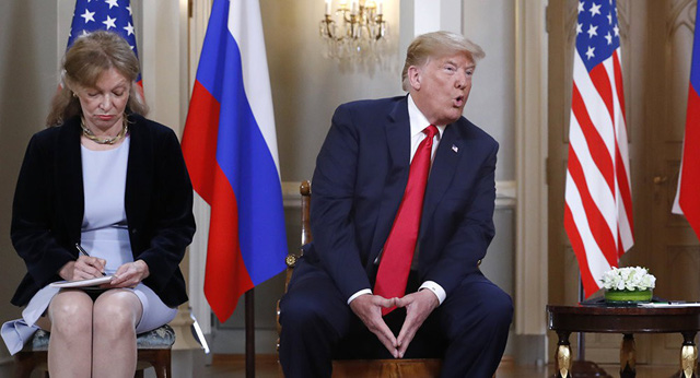 phien dich vien tai thuong dinh trump putin bi de nghi dieu tran