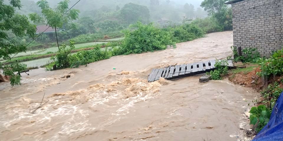 Cận cảnh tan hoang Mường Phú - Nghệ An sau mưa lũ do bão Sơn Tinh can canh tan hoang muong phu nghe an sau mua lu do bao son tinh