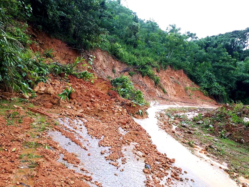 Cận cảnh tan hoang Mường Phú - Nghệ An sau mưa lũ do bão Sơn Tinh can canh tan hoang muong phu nghe an sau mua lu do bao son tinh