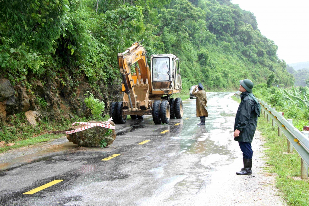 Cận cảnh tan hoang Mường Phú - Nghệ An sau mưa lũ do bão Sơn Tinh can canh tan hoang muong phu nghe an sau mua lu do bao son tinh