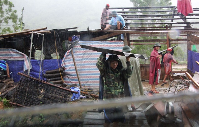 Cận cảnh tan hoang Mường Phú - Nghệ An sau mưa lũ do bão Sơn Tinh can canh tan hoang muong phu nghe an sau mua lu do bao son tinh