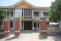 khai tru dang nam chuyen vien quay roi tinh duc dong nghiep nu