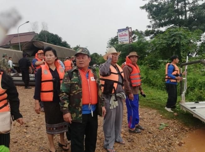 can canh hien truong vu vo dap thuy dien kinh hoang o lao