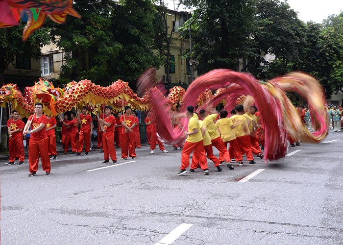 ha noi ky niem 10 nam mo rong niem vui chua tron o phia tay thanh pho