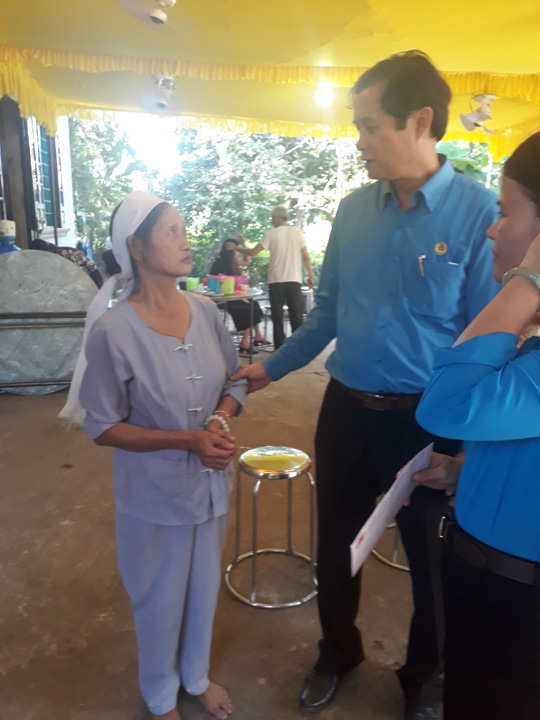 vu xe ruoc dau gap nan ca nha may o binh duong khoc thuong chu re