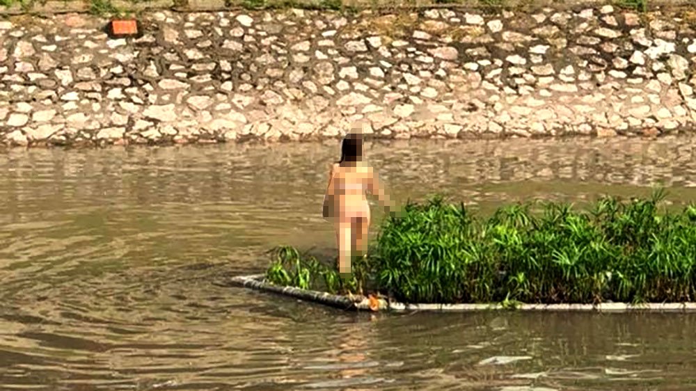 co gai coi do nhay mua giua song to lich buon chuyen tinh cam
