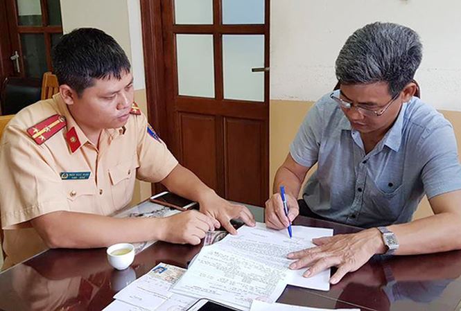 tran tinh cua tai xe lai xe bien ngu quy di nguoc chieu o kim lien
