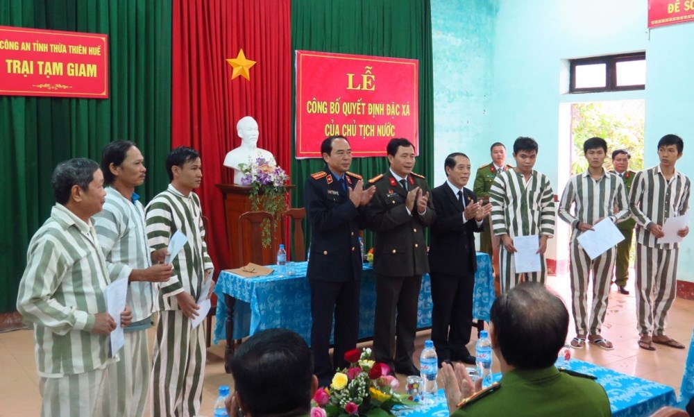 phien hop thu 26 ubtvqh an treo khong duoc huong dac xa