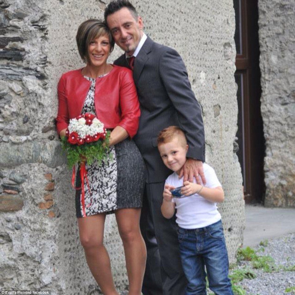 tham kich ca gia dinh thiet mang trong vu sap cau tai italia