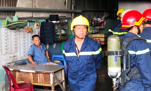 tp hcm chong cham lua dot nha sau khi cai nhau voi vo