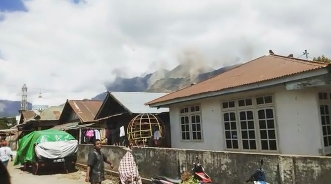 indonesia rung chuyen vi 2 tran dong dat trong 1 ngay