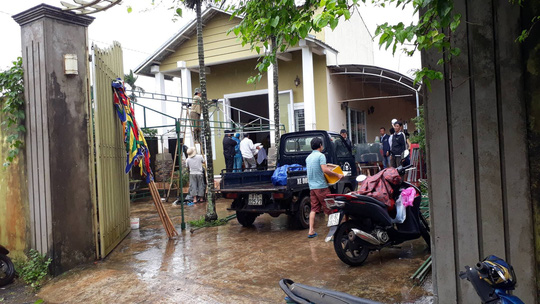 chan xe chong nhan tinh de giai quyet mau thuan thi bi tong chet
