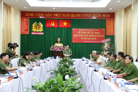 dai ta cao dang hung giu chuc pho giam doc cong an tphcm