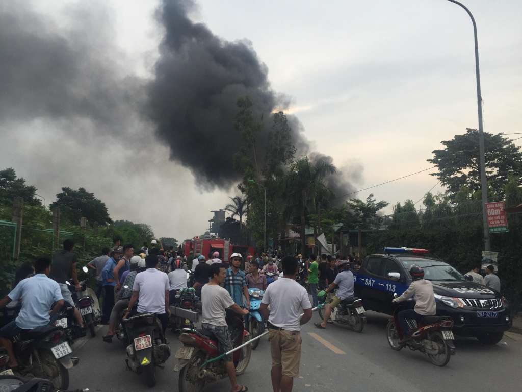 ha noi chay lon mot xuong son dau giap duong dai lo thang long