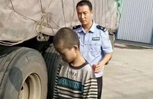 Trung Quốc: Bé trai bám dưới gầm xe tải suốt 1.000 km