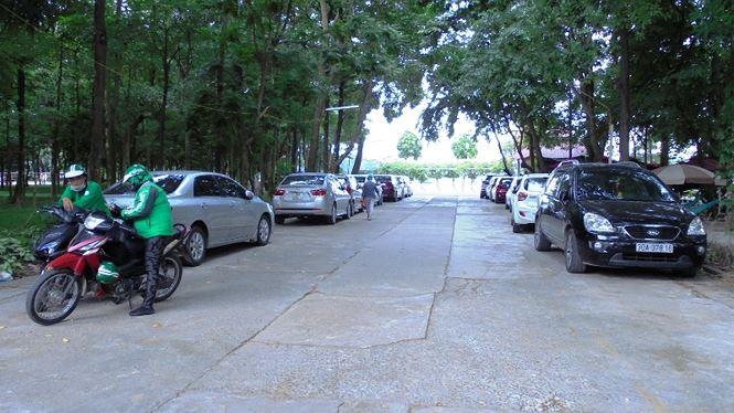 can canh loat bai xe trai phep khong thue trong cong vien giua thu do