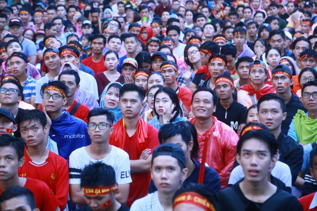 live khong khi da tram lang di doi chut sau khi u23 han quoc co ban thang thu 3 vao luoi u23 viet nam