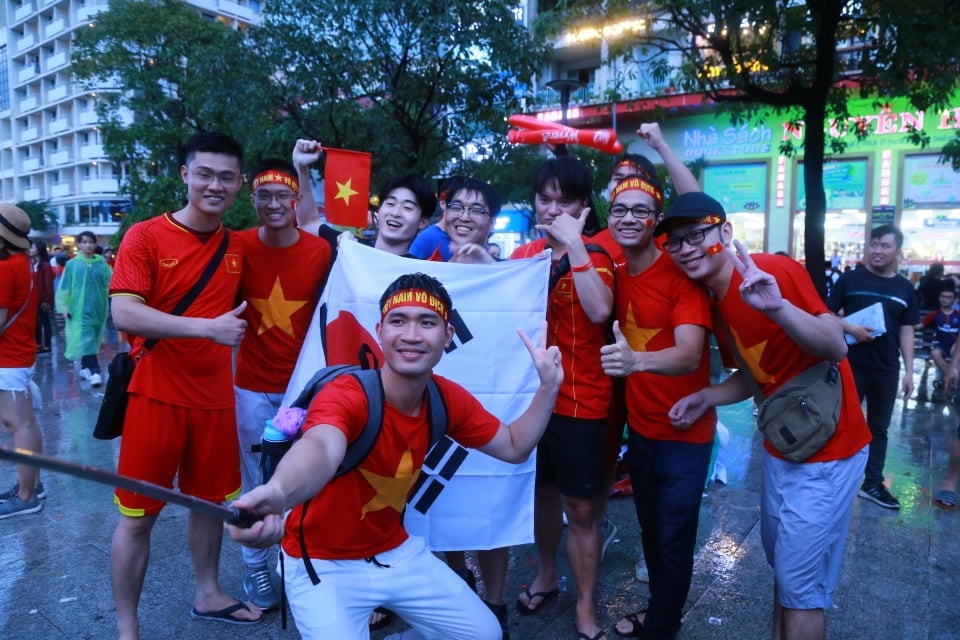 live khong khi da tram lang di doi chut sau khi u23 han quoc co ban thang thu 3 vao luoi u23 viet nam