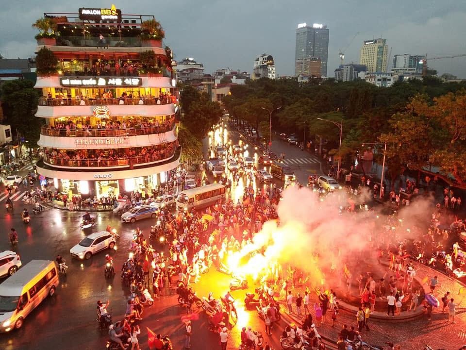 live khong khi da tram lang di doi chut sau khi u23 han quoc co ban thang thu 3 vao luoi u23 viet nam