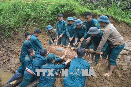 huy no qua bom my nang 350 kg nam gan duong sat ha noi lao cai