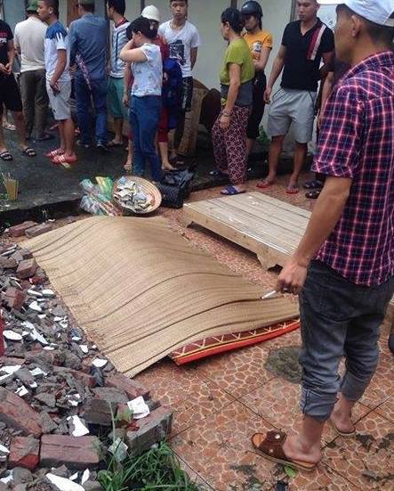 ha noi xe chet may tren duong ray thieu nu 17 tuoi bi tau tong tu vong