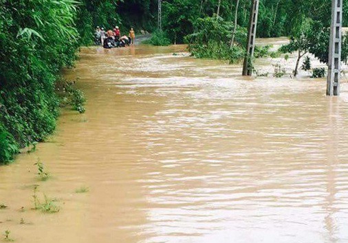 thuy dien xa lu ky luc nhieu nha dan bi cuon troi