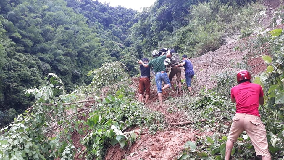 quoc lo 37 tuyen huyet mach noi giua son la voi phu tho va yen bai ach tac nghiem trong do mua lu