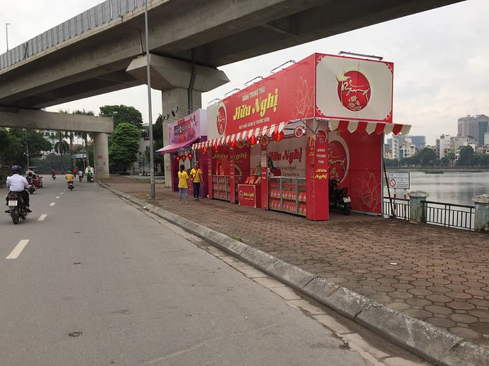 cu den trung thu hang loat hieu banh lai lan chiem via he