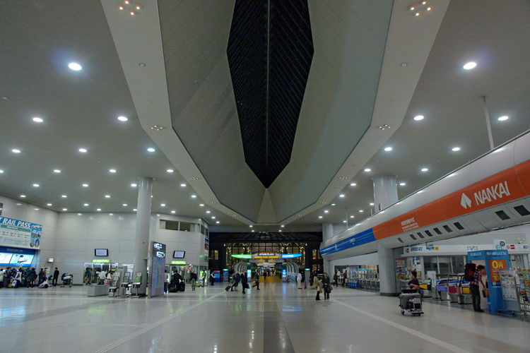 can canh kien truc doc dao cua san bay kansai bi bao jebi nhan chim trong bien nuoc