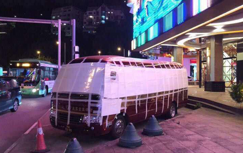 nguoi macau chang buoc oto chong sieu bao mangkhut