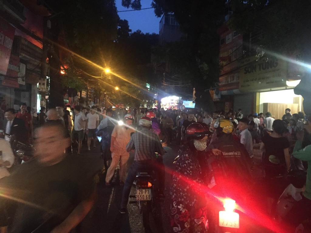 chay lon vao gio tan tam tren duong de la thanh gan vien nhi trung uong