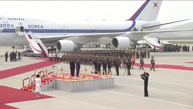 ong kim jong un ra san bay don tong thong han quoc