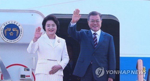 ong kim jong un ra san bay don tong thong han quoc