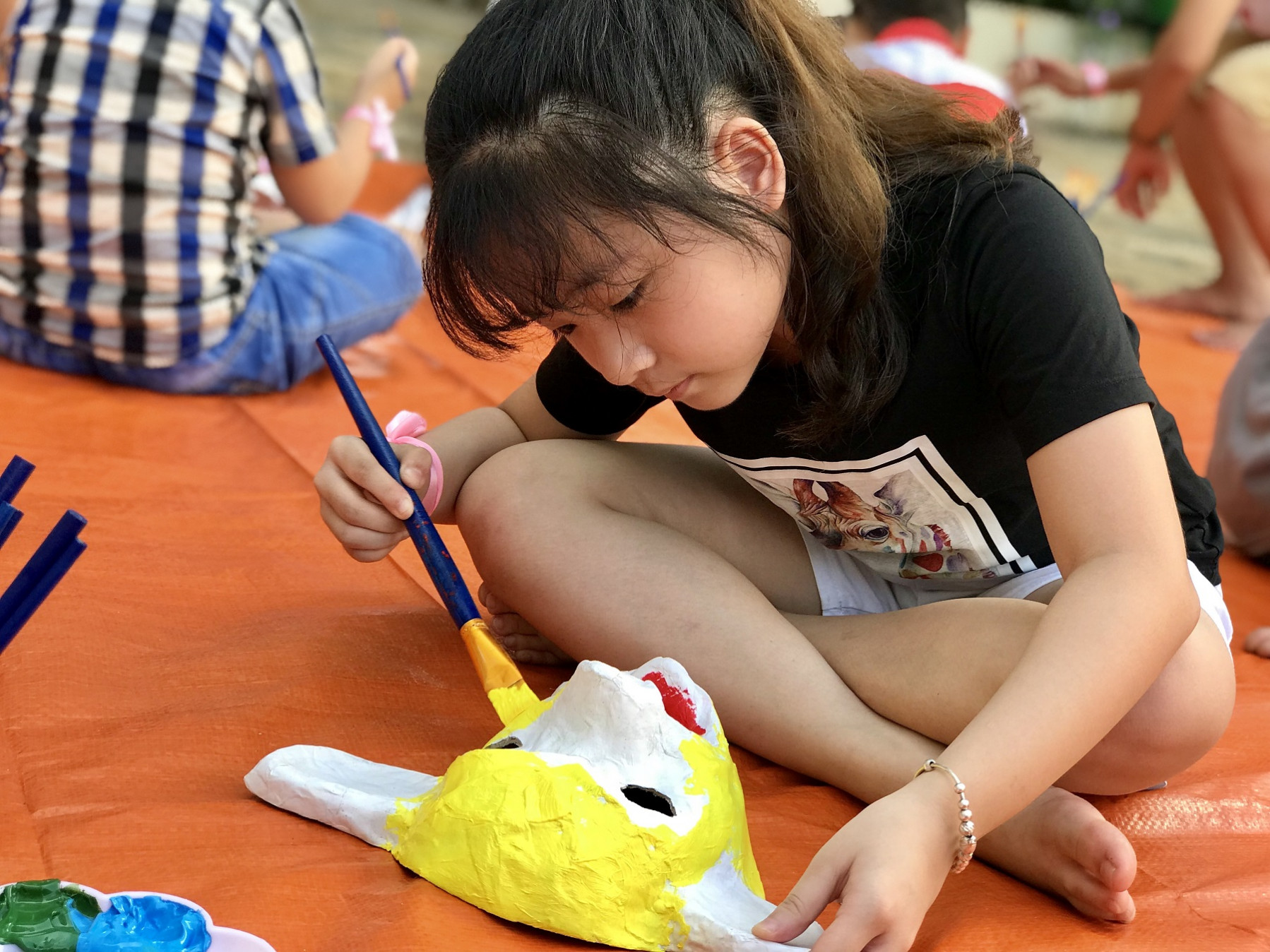 Học sinh Hà Nội vẽ mặt nạ giấy bồi siêu sặc sỡ nhân mùa Trung thu hoc sinh ha noi ve mat na giay boi sieu sac so nhan mua trung thu