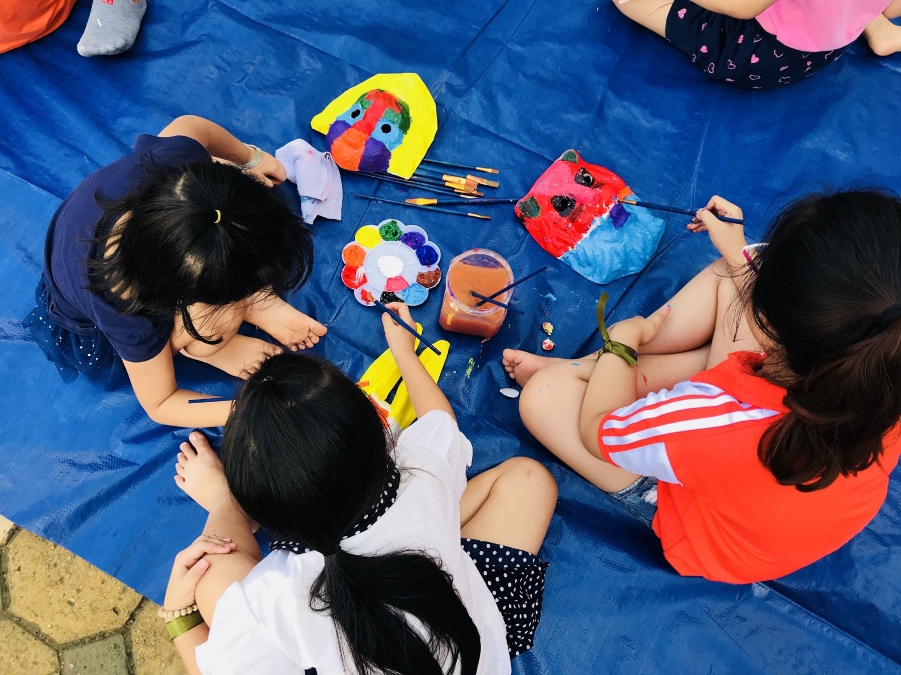 Học sinh Hà Nội vẽ mặt nạ giấy bồi siêu sặc sỡ nhân mùa Trung thu hoc sinh ha noi ve mat na giay boi sieu sac so nhan mua trung thu