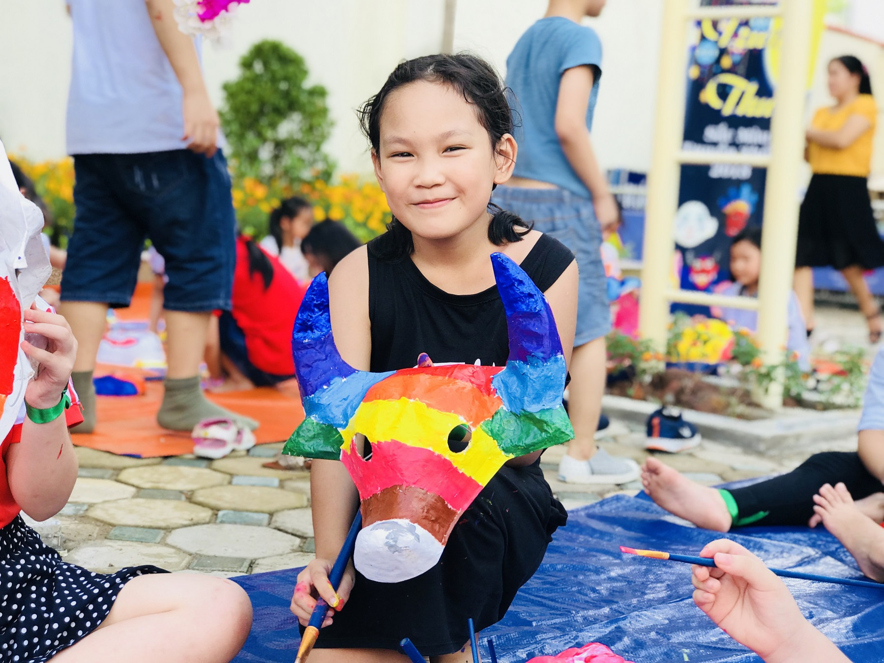 Học sinh Hà Nội vẽ mặt nạ giấy bồi siêu sặc sỡ nhân mùa Trung thu hoc sinh ha noi ve mat na giay boi sieu sac so nhan mua trung thu