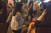 'Cơn lốc bóng cười': Nghỉ kinh doanh nếu bị cấm bán bóng cười