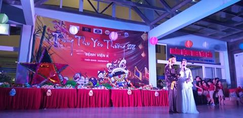 nhung dua tre ung thu mang ca cot truyen thuoc di xem trung thu