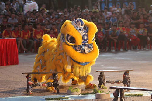anh mat tre tho say dam dieu mua lan mung trung thu